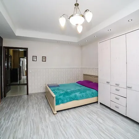Apartment Позитивненькая Квартирка Minsk