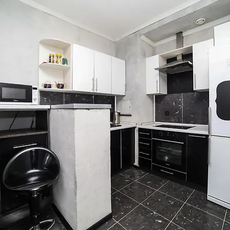 Apartment Позитивненькая Квартирка