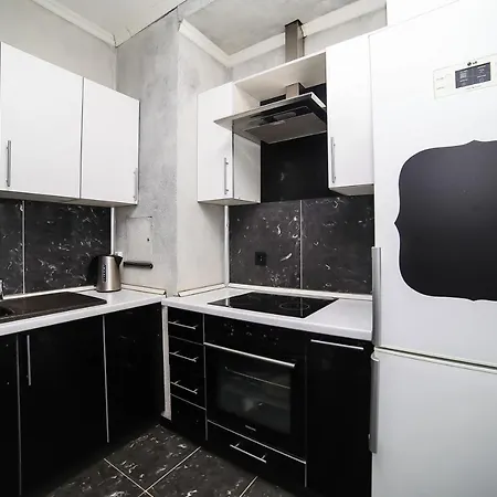 Apartment Позитивненькая Квартирка